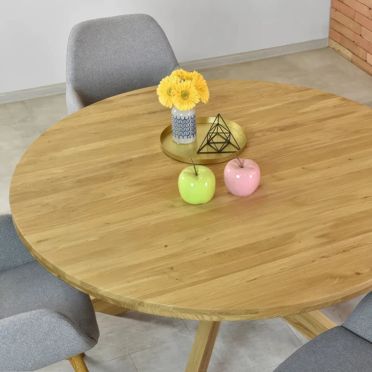 Laukaa Round Extendable Dining Table
