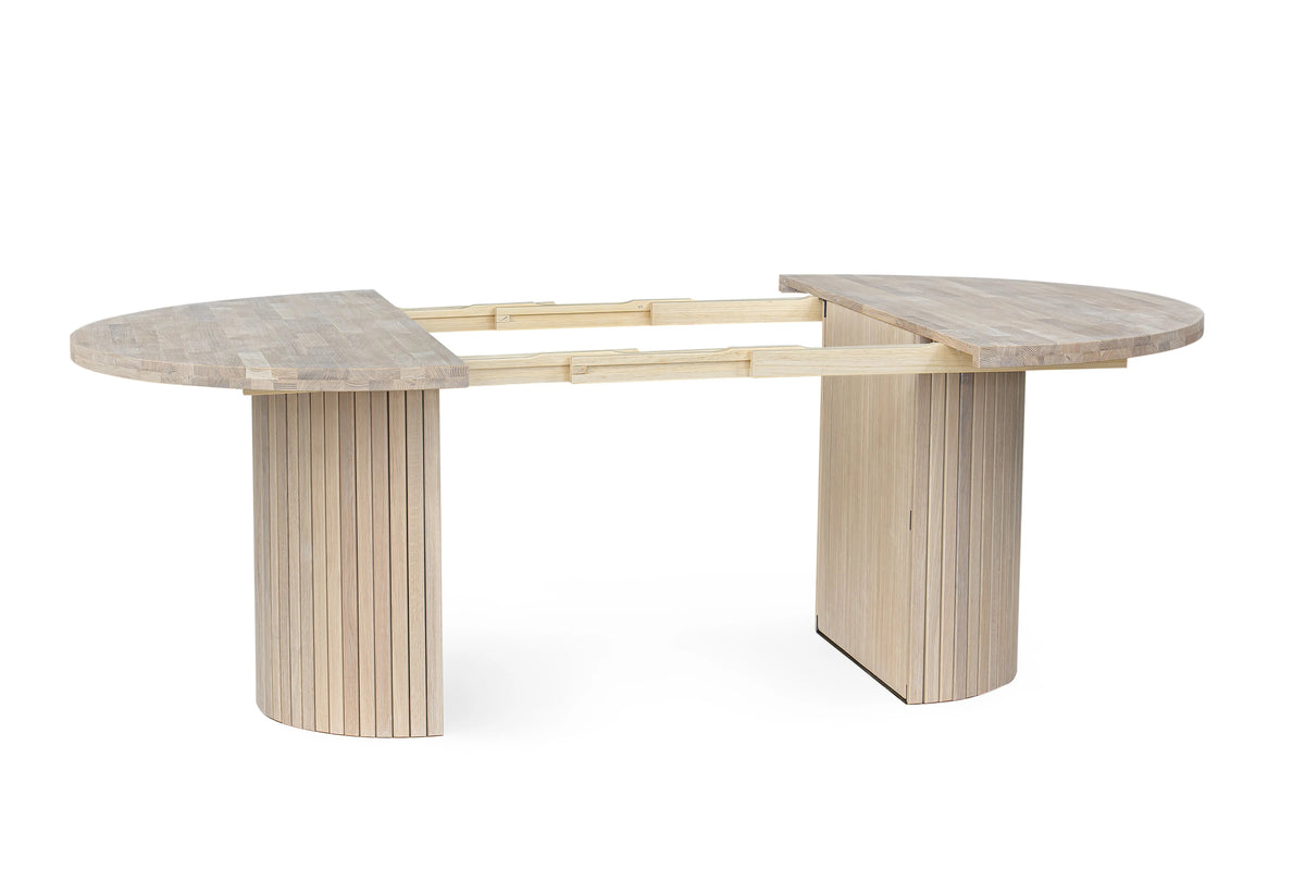 Veneto Italia Tables Tromsø round Extendible Dining Table