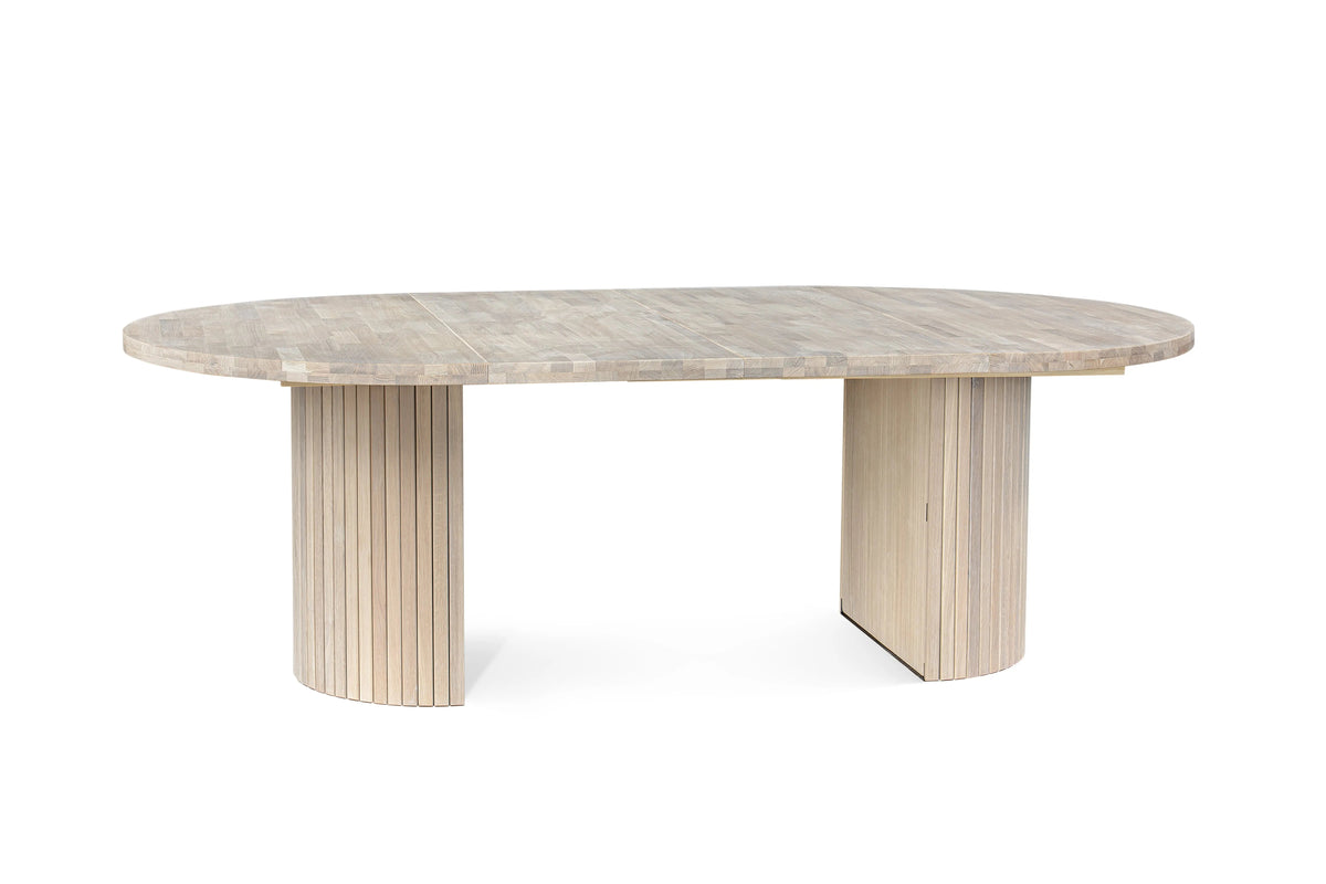 Veneto Italia Tables Tromsø round Extendible Dining Table
