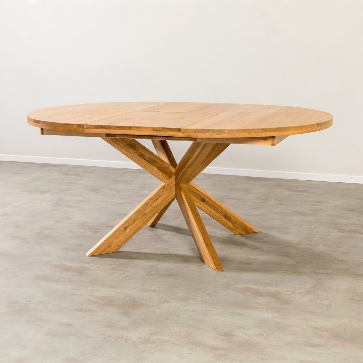 Laukaa Round Extendable Dining Table