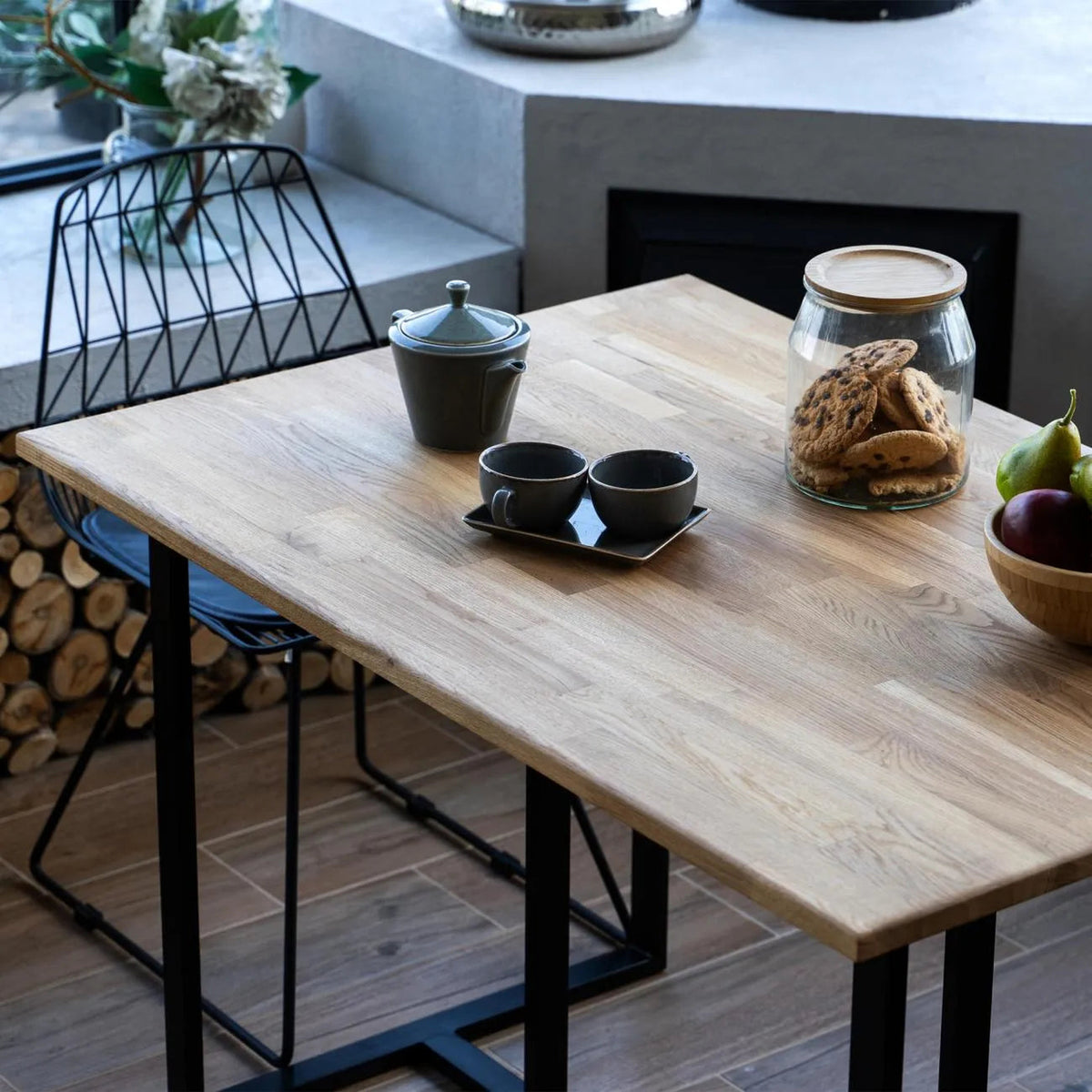 Murphy Dining table