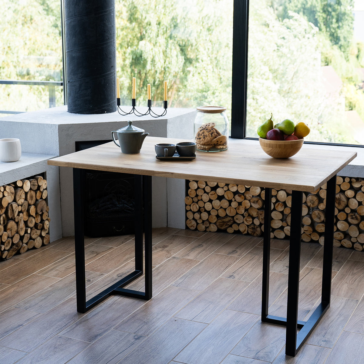 Murphy Dining table